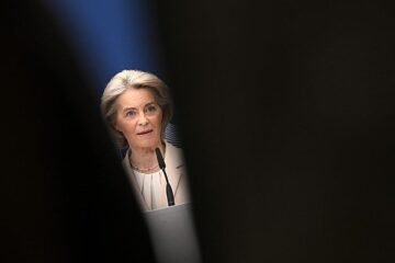 Von der Leyen considera estéril el debate sobre si EE.UU. e Israel debieron atacar Irán: «No hay que derramar lágrimas por el régimen»