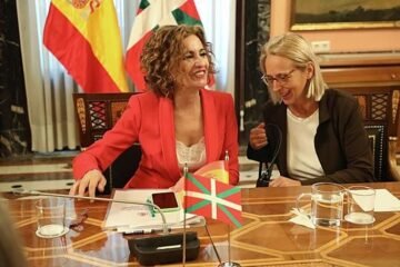 Juristas dicen que Montero «pone en riesgo la independencia de la Airef» al nombrar a una afín