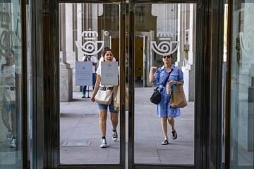 El Gobierno compromete 750 millones de fondos públicos hasta 2030 para sacar a Correos de la crisis