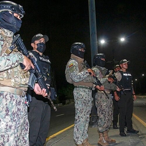 Ecuador estrecha la relación con el Pentágono en un nuevo récord de violencia