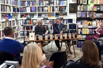 Amigos y lectores recuerdan al escritor Fernando Delgado: “Valencia hizo transparente su deseo de vivir”