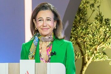 Ana Botín, presidenta de Banco Santander: «Los bancos son clave para financiar a las empresas de defensa que Europa necesita apoyar»