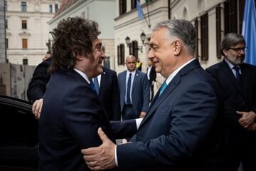 Trump y la ultraderecha internacional arropan a Orbán en plena campaña electoral