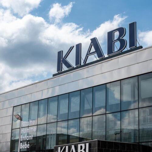 He encontrado en Kiabi mi conjunto favorito para ir la más elegante esta primavera: bolso + chaqueta + traje completo