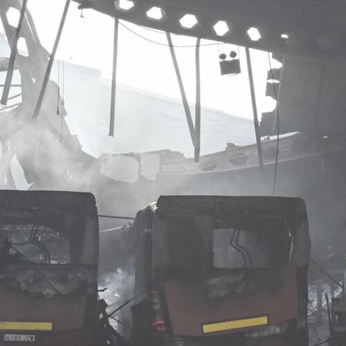 Infierno en las cocheras de Burgos: 39 autobuses calcinados y un herido tras una madrugada de explosiones