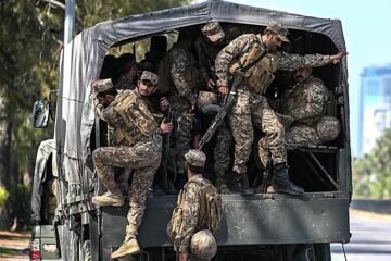 Irán y EE.UU. negocian el fin de la guerra mientras Ormuz sigue (casi) cerrado