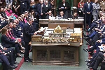 Starmer asume su error en el nombramiento de Mandelson y ordena una investigación