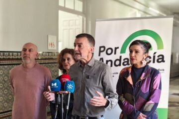 IU y Podemos negocian contra reloj para concurrir juntos en Andalucía