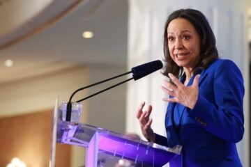 María Corina Machado apuesta ante empresarios en Madrid por la “privatización total” de la petrolera estatal venezolana