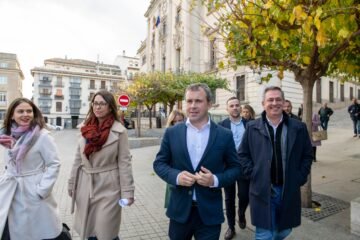 Vox y PP trasladan a Jaén la “prioridad nacional” en las ayudas sociales frente a los migrantes