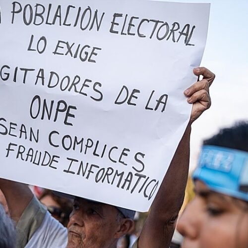 Perú en vilo: el lento recuento   no define aún quién se enfrentará a Keiko  Fujimori por la presidencia