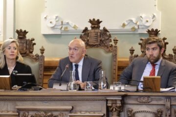 Carnero acusa al Gobierno de frenar el soterramiento y presume de gestión frente a una oposición «desnortada»