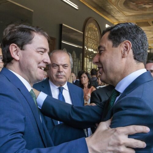 Mañueco celebra el «éxito» de Moreno el 17-M: «Los andaluces han confiado, una vez más, en tu proyecto de progreso»