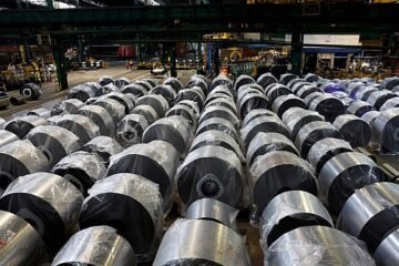 Las empresas retrasan compras, adelantan pedidos y se preparan para subir precios ante la prolongación de la guerra