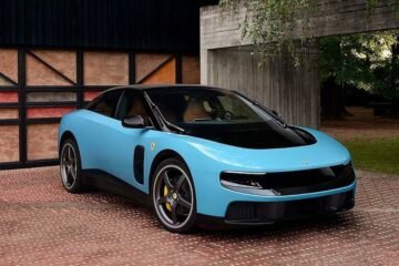Ferrari cae un 6% en Bolsa tras presentar Luce, su primer coche eléctrico