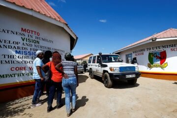 Al menos 16 muertos y 73 heridos en un incendio en un internado de niñas en Kenia
