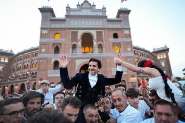 El rejoneador Diego Ventura consigue, por fin, su vigésima salida a hombros en Las Ventas