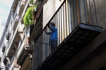 Barcelona registra la natalidad más baja desde la Guerra Civil