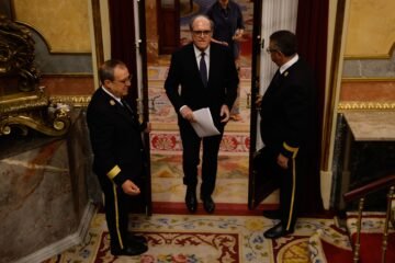 El Defensor del Pueblo alerta del desaliento de la corrupción y el PP le reclama que “no se quede impasible”