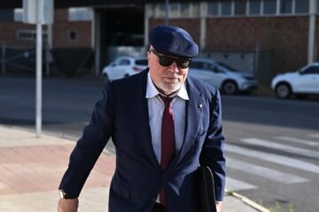 El tribunal de Kitchen reproduce los audios de Villarejo: “Hay que darle al tarro para encontrar ese ‘pendrive’ [de Bárcenas]”