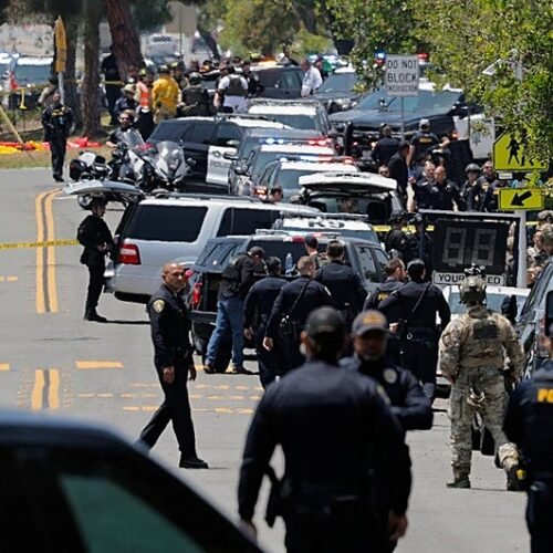 Cinco muertos, entre ellos dos sospechosos, tras un tiroteo en una mezquita de San Diego en California