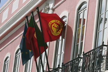 La Policía registra la sede del Partido Socialista portugués en Lisboa
