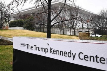 Un juez ordena que se elimine el nombre de Trump al Kennedy Center