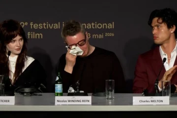 El cineasta Nicolas Winding Refn rompe a llorar tras contar que estuvo clínicamente muerto 20 minutos