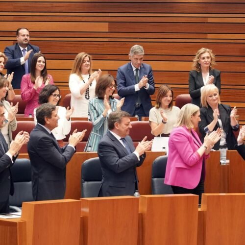 Mañueco, investido presidente de la Junta de Castilla y León con los votos de PP y Vox