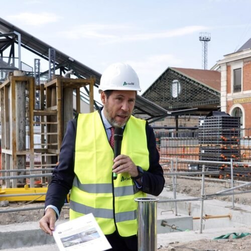 Puente convierte las obras de la estación en un mitin contra Mañueco y Carnero: critica su ausencia y no estaban invitados