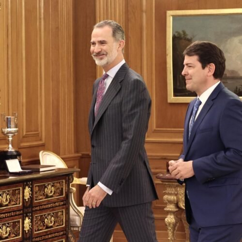El Rey Felipe VI recibirá a Mañueco este jueves en Zarzuela tras su reelección como presidente de la Junta