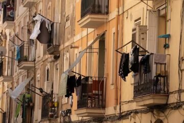 La ley de Vivienda no consigue su objetivo: los precios se suben menos pero la oferta cae un 20,5% en Cataluña