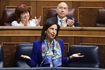 El PP saca los colores a Robles: la falta de Presupuestos no permite cumplir el gasto en Defensa comprometido con la OTAN