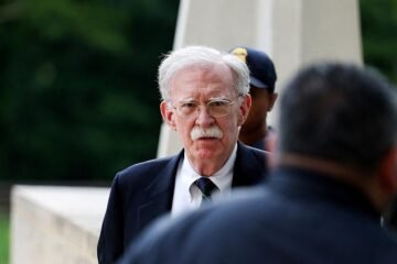 El exasesor de seguridad de Trump John Bolton se declara culpable de uso indebido de información clasificada
