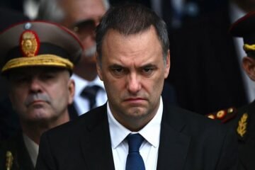 Adorni dimite a la jefatura de Gabinete empujado por los escándalos de corrupción