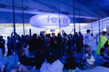 El oasis inflable de la ‘Fever House’: arte, alta cocina y el refugio vanguardista del Primavera Sound
