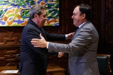 Vox se jacta de que los presupuestos de Llorca serán “los primeros en España” que incluyan expresamente la “prioridad nacional”