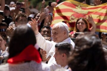 El Papa ignora la pederastia en su visita a Montserrat, uno de los focos del escándalo en Cataluña