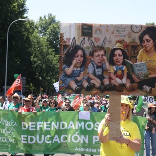 Madrid sale a la calle para defender su educación: “Somos los que menos cobramos de España”