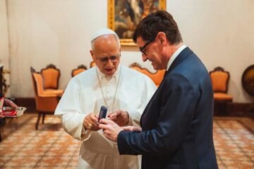 Visita del papa León XIV, en directo | El Papa se reúne con Illa antes del acto multitudinario en el Estadio Olímpico