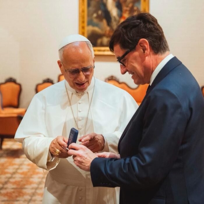 Visita del papa León XIV, en directo | El Papa se reúne con Illa antes del acto multitudinario en el Estadio Olímpico
