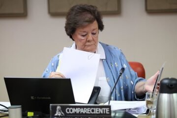 La presidenta del Tribunal de Cuentas reduce a un caso de «desinformación» el escándalo por el uso de créditos de fondos UE para pagar pensiones