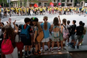 Los profesores catalanes convocan huelga para la visita del Papa en Barcelona