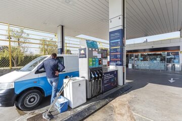 El Gobierno deja en vilo al sector petrolero sobre el precio de la gasolina a partir del 1 de julio