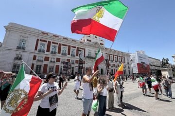 Trump anuncia la firma del acuerdo con Irán este domingo, pero Teherán lo niega