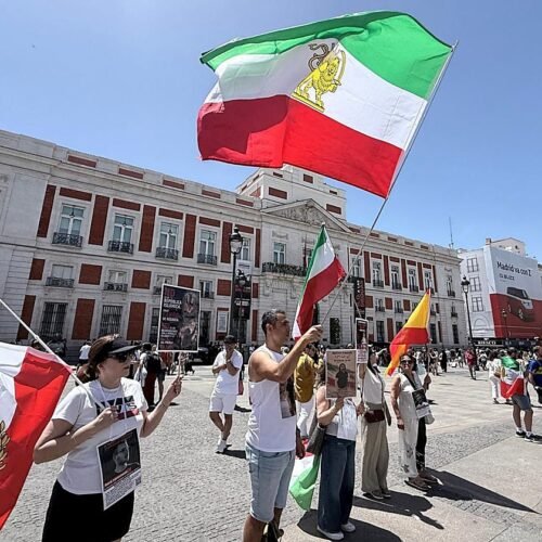 Trump anuncia la firma del acuerdo con Irán este domingo, pero Teherán lo niega