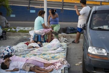 Cuatro españoles muertos, 106 desaparecidos y otros 14, bajo los escombros tras los terremotos en Venezuela
