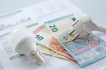 Javier, electricista: «Los fines de semana y festivos nacionales se aplica el horario Valle las 24 horas del día»