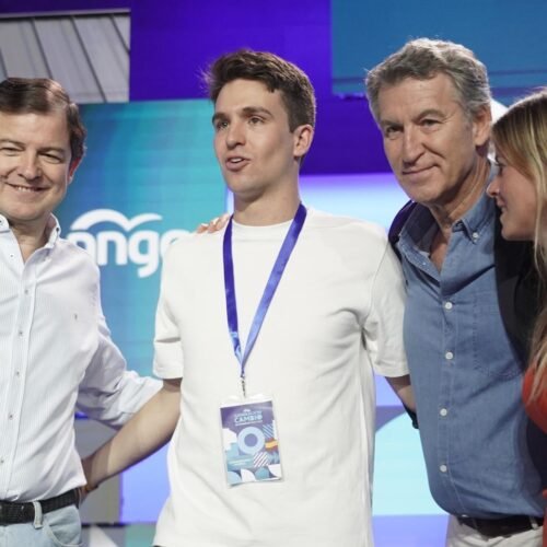 Feijóo: «No quiero jóvenes sumisos o conformistas; quiero que sean diferentes y construyan juntos una gran España»