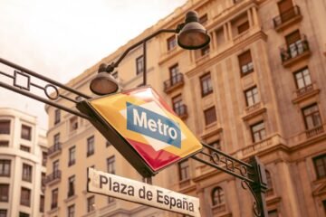 Subastan un piso en pleno centro de Madrid por 26.000 euros: “Tiene cocina, salón-dormitorio y baño”